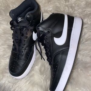 Black & white Nike sneakers